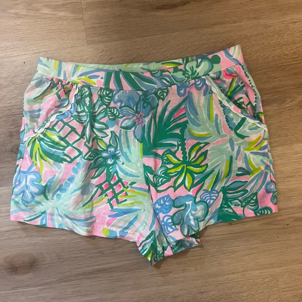 Lilly Pulitzer girls size M (7-8) shorts. Worn one time.